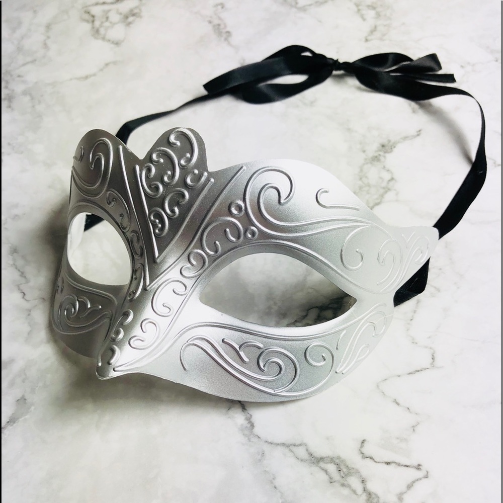 Sexy Mysterious Silver Masquerade Mask with Ties